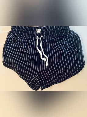 Billabong Short Shorts, Small, Cute & Comfy!